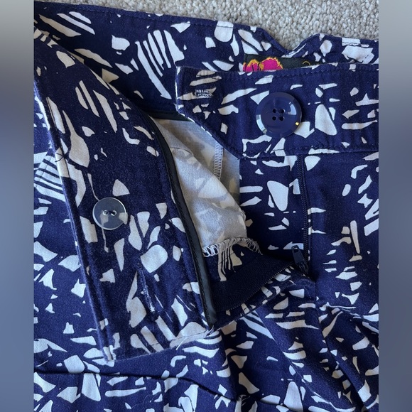 Forever 21 Women’s Patterned Shorts | Size M | Navy & White | Worn Once - Picture 6 of 7